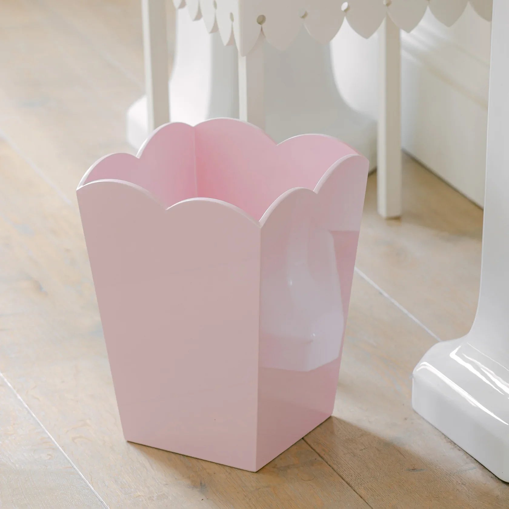 Scalloped Lacquer Trash Bin - Home Decor